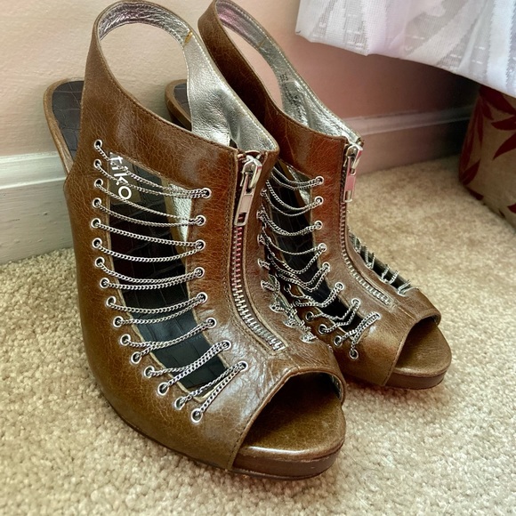 Genuine Leather Matiko Heels in size 8. Edgy style. Excellent condition. - Picture 3 of 7